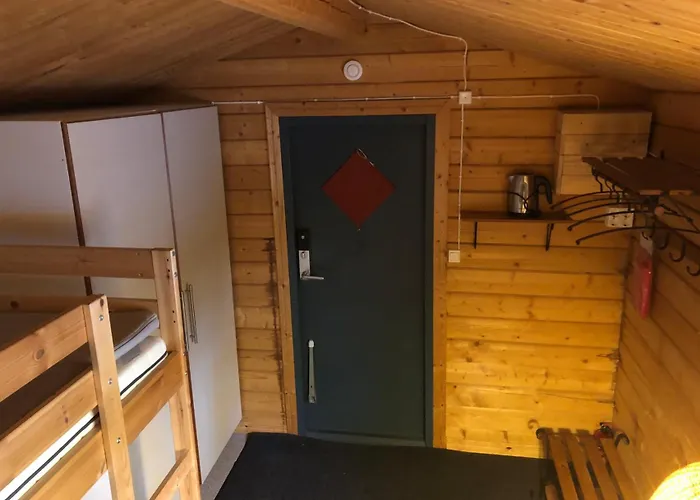 Timber Cottages With Jacuzzi And Sauna Near Lake Vaenern