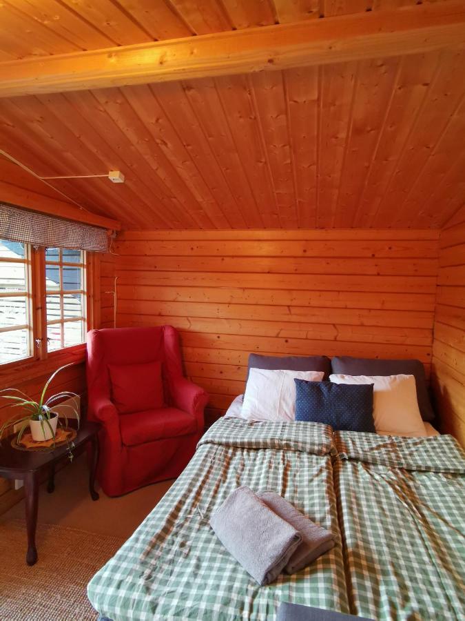 Timber With Jacuzzi And Sauna Near Vaenern *