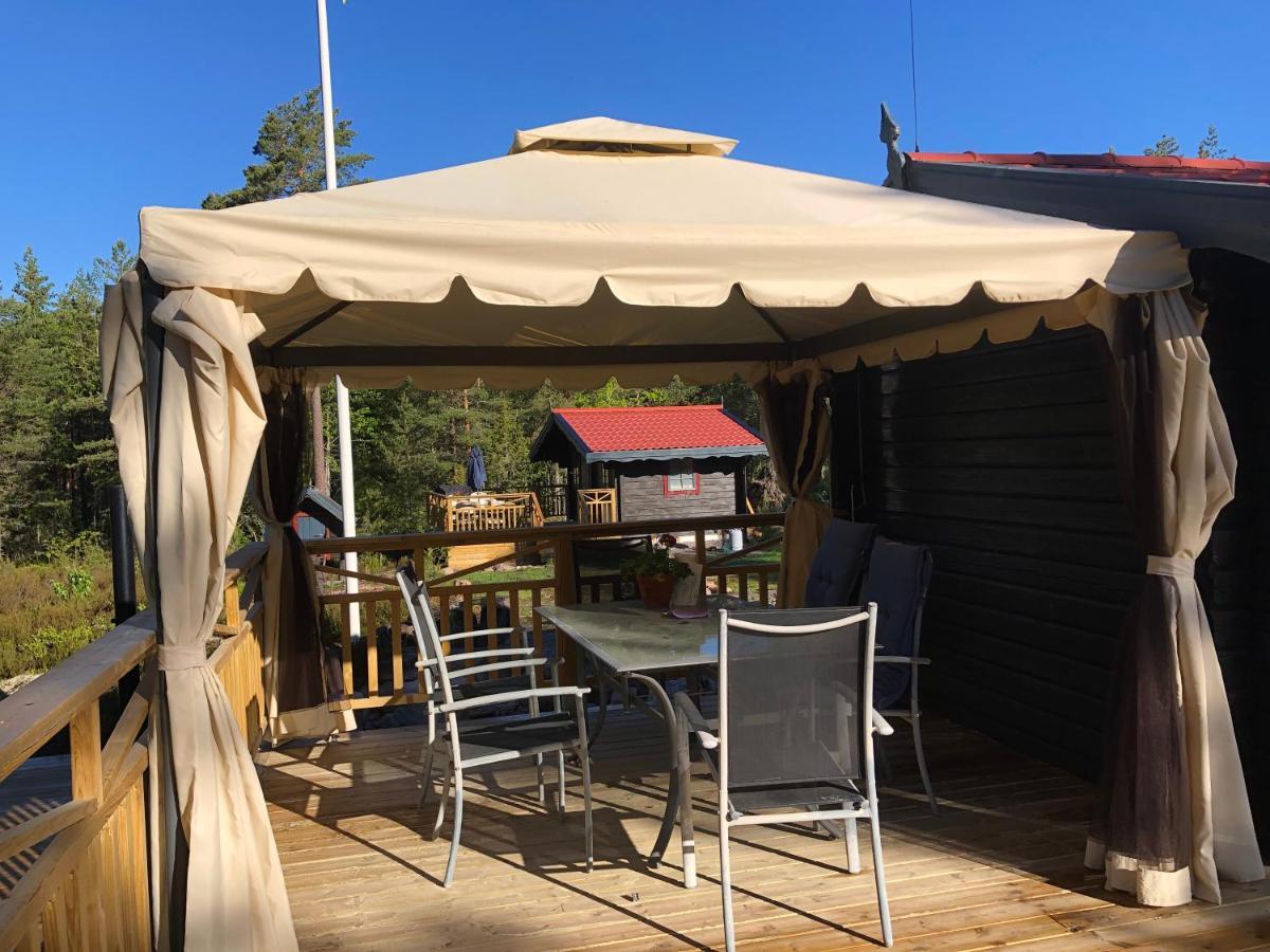 Timber With Jacuzzi And Sauna Near Vaenern Gasthof