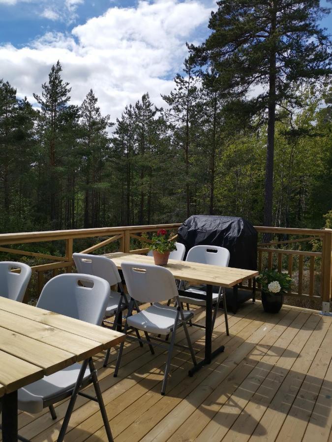 Timber With Jacuzzi And Sauna Near Vaenern