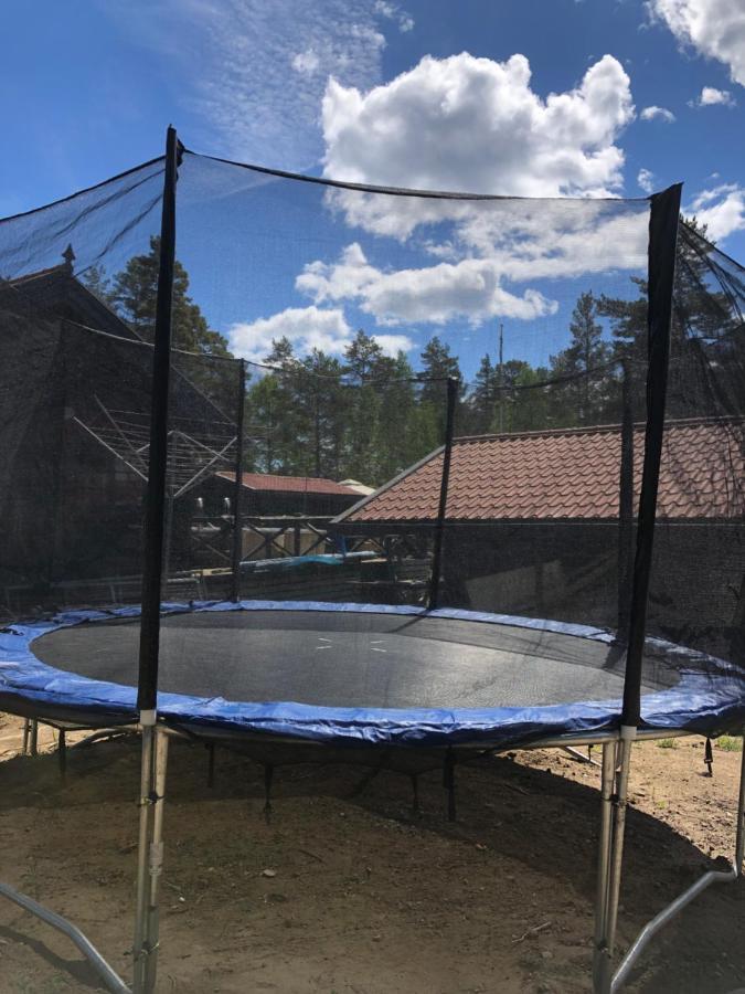 Gjestgiverier Timber With Jacuzzi And Sauna Near Vaenern *