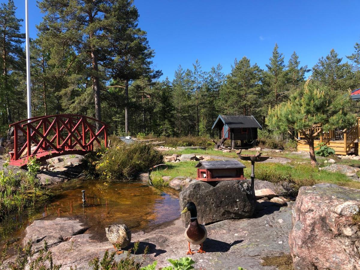 Gjestgiverier Timber With Jacuzzi And Sauna Near Vaenern Karlstad