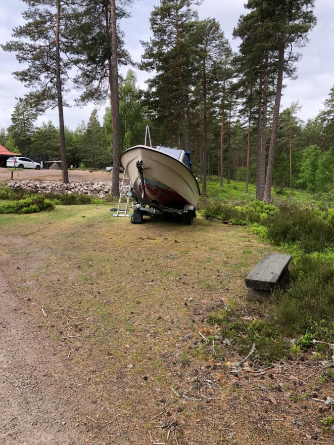 Timber With Jacuzzi And Sauna Near Vaenern Gasthof *