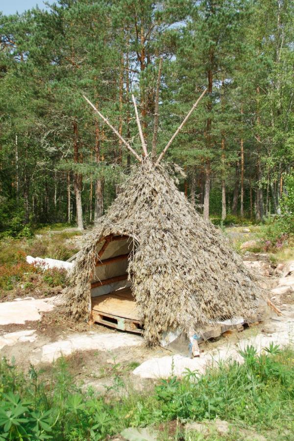 Gasthof Timber With Jacuzzi And Sauna Near Vaenern *
