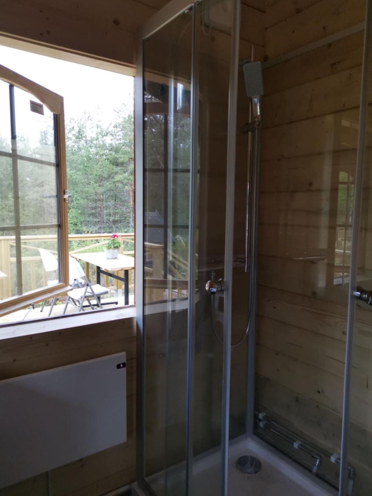 Timber With Jacuzzi And Sauna Near Vaenern * Karlstad