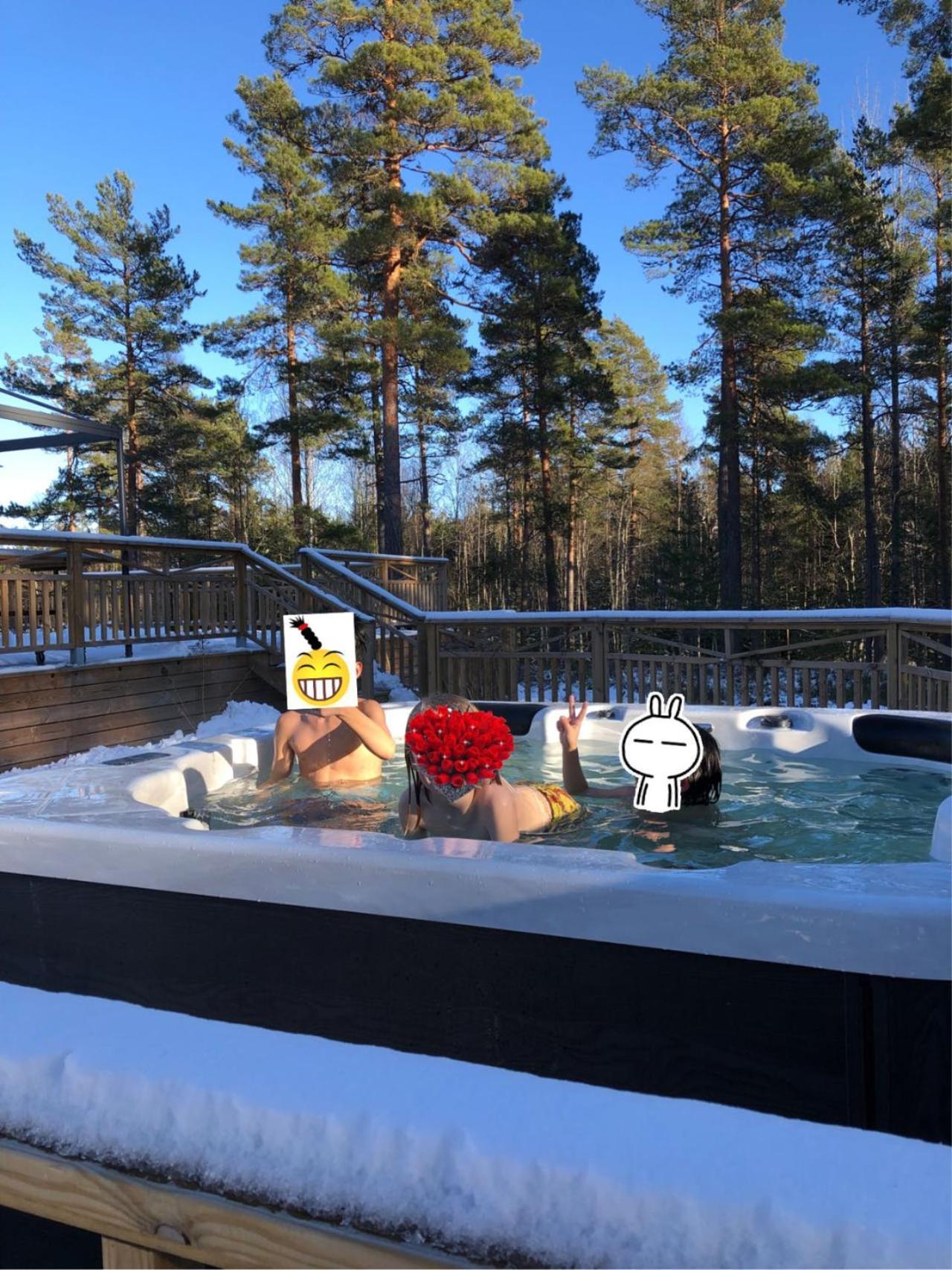 Gjestgiverier Timber With Jacuzzi And Sauna Near Vaenern *